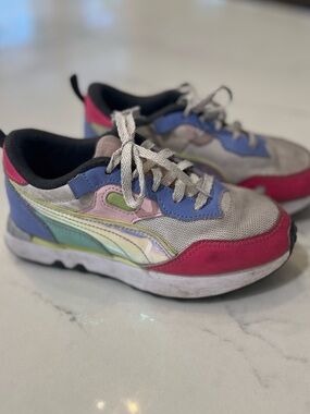 Puma Sneakers, youth sz 2